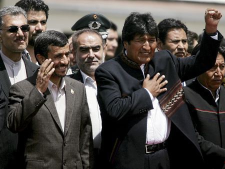 Bolívia deve comprar aviões e helicópteros militares do Irã